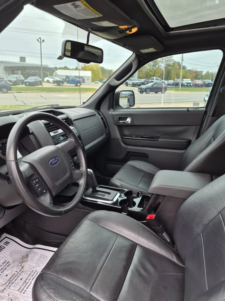 2009 Ford Escape Limited, photo 7 of 12