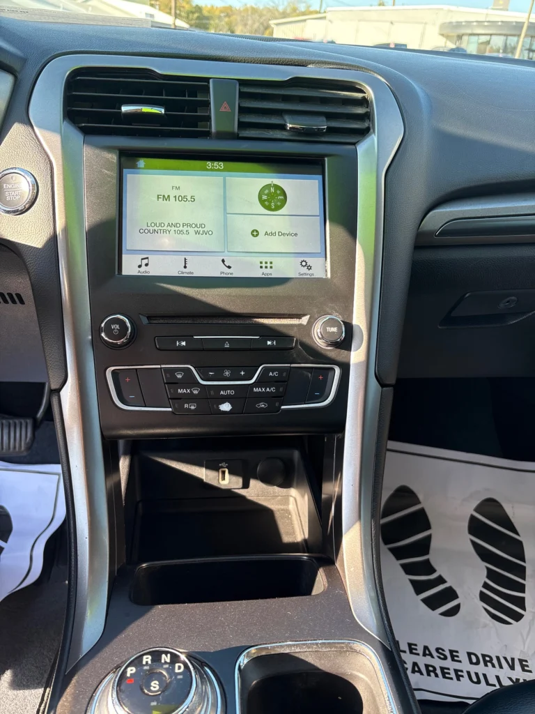 2017 Ford Fusion SE, photo 12 of 14