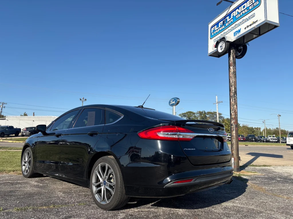 2017 Ford Fusion SE, photo 3 of 14