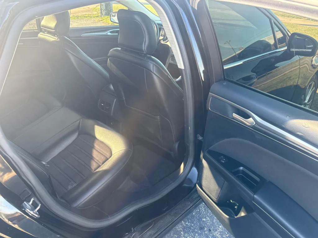 2017 Ford Fusion SE, photo 9 of 14