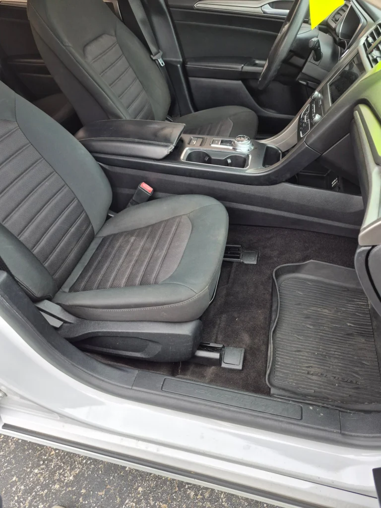 2020 Ford Fusion SE, photo 11 of 11