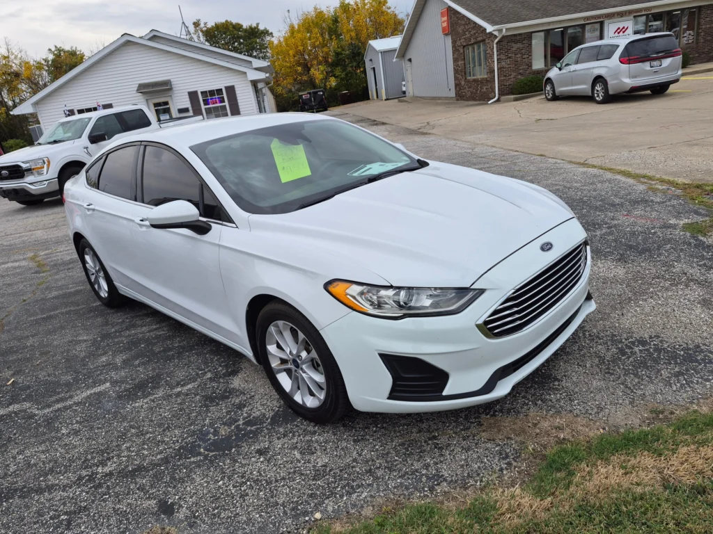 2020 Ford Fusion SE, photo 5 of 11